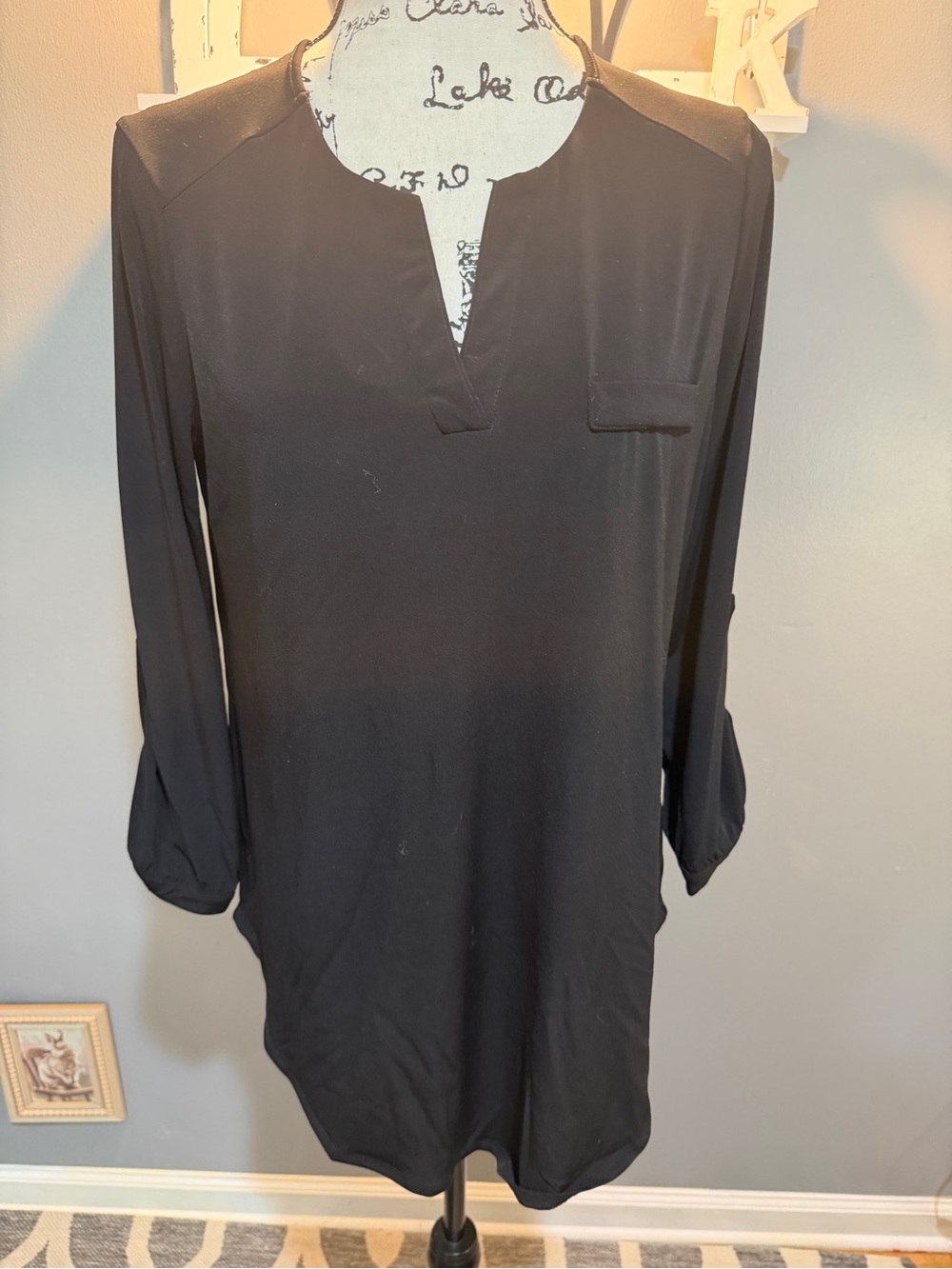 CATO BLACK V NECK BLOUSE SZ S
